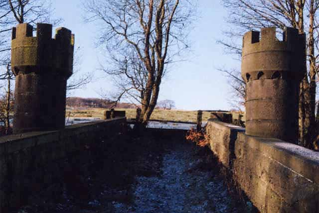 Turton Tower 04.jpg