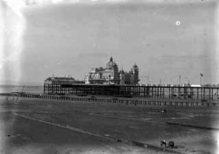 morecambe pier1.jpg