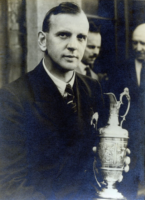 Richard Burton with Claret Jug V3.jpg