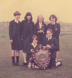 23 A 2nd year girls 1984 024.jpg