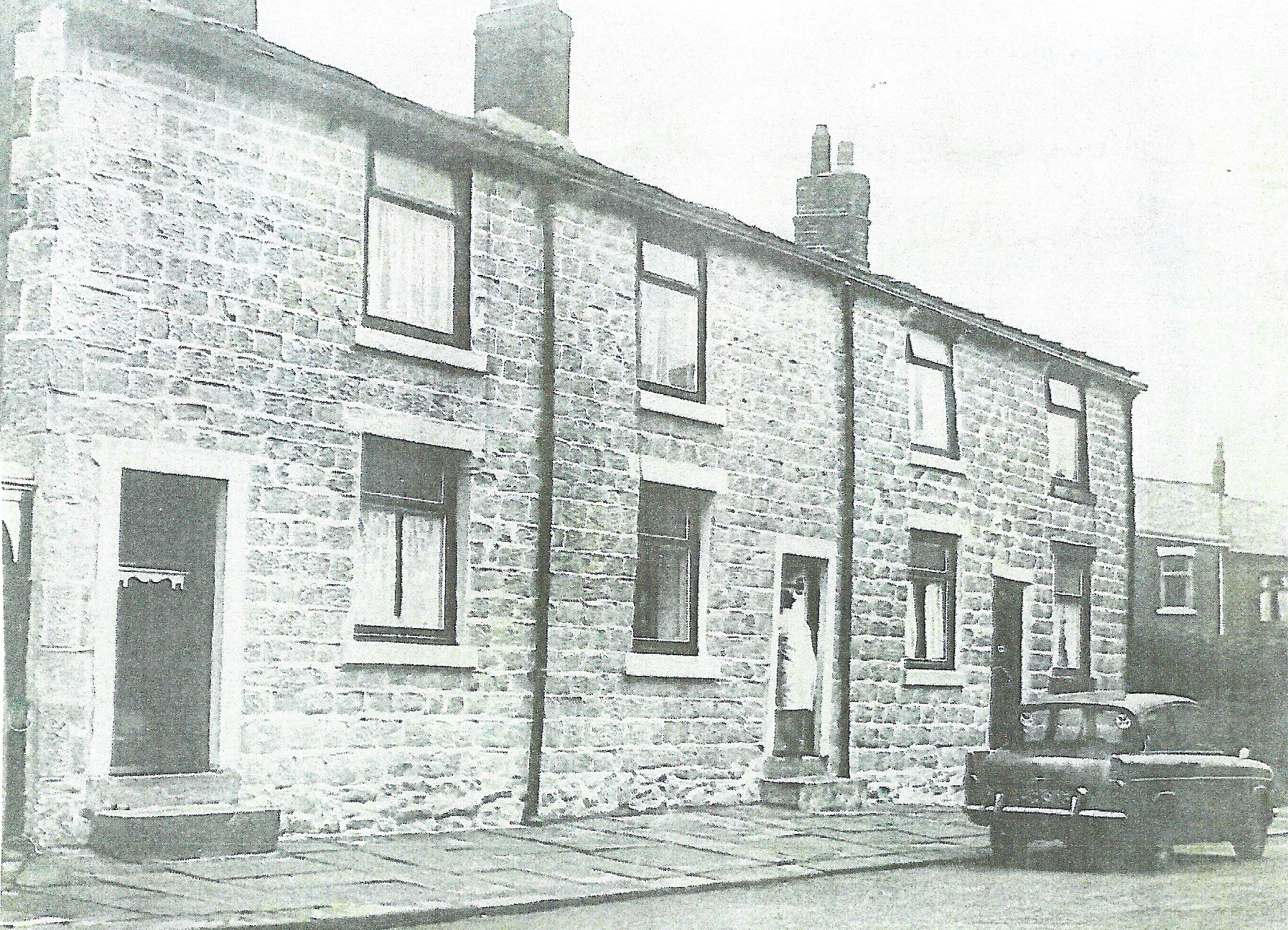 004 Cottage Wensley Road.jpg