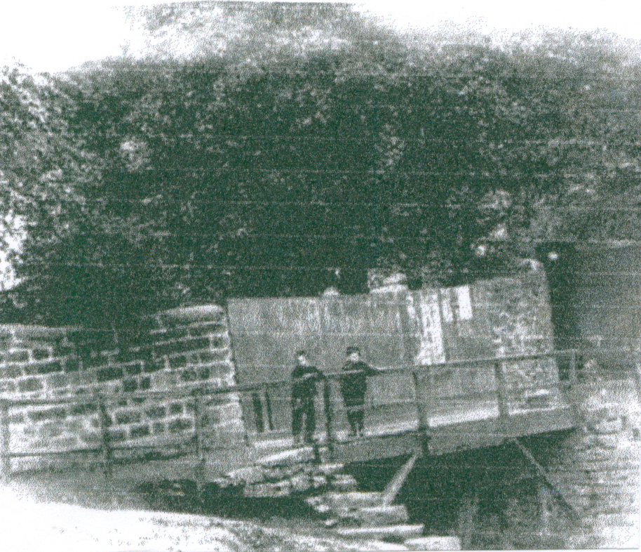 008 old bridge over the blakewater witton.jpg