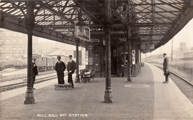 24 Mill Hill station.jpg