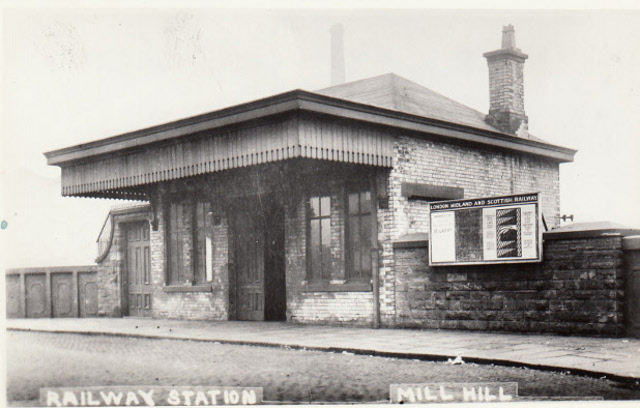 25 Mill Hill station.jpg