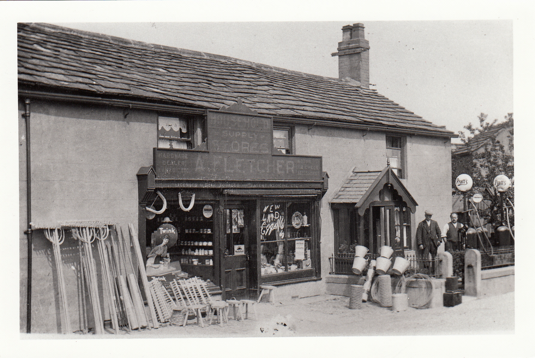 29 Shop and Garage Salesbury.jpg