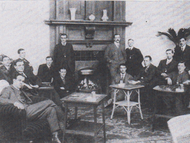 35 191314 hotel scene ct.jpg