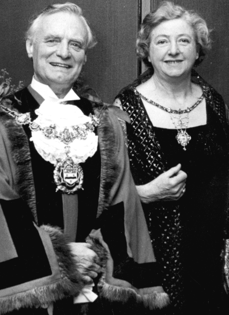 102 Tom H Marsh and Elsie Marsh (Mayoress) Mayor of Blackburn 1974-1975.jpg