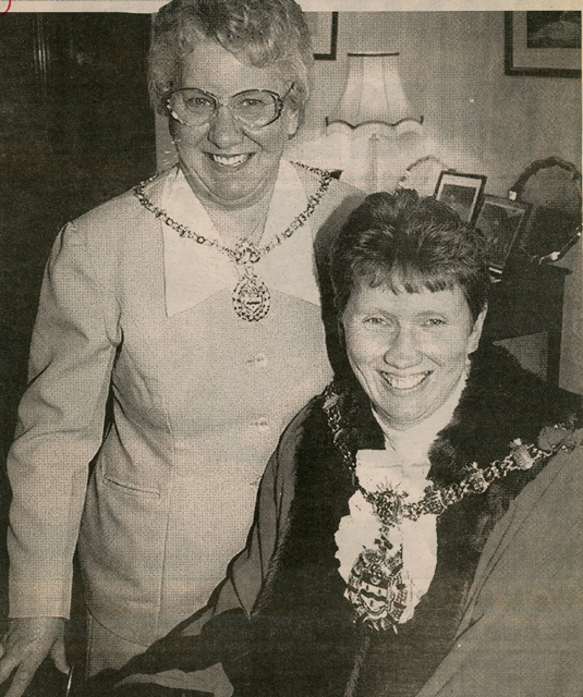 Maureen Bateson mayor Margery Cavilla sister 1995-96.jpg