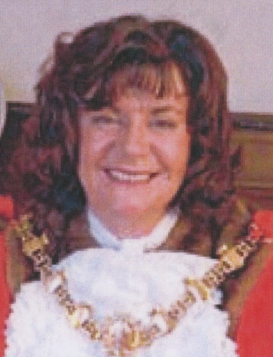 img658 Maureen McGarvey cropped for CT.jpg