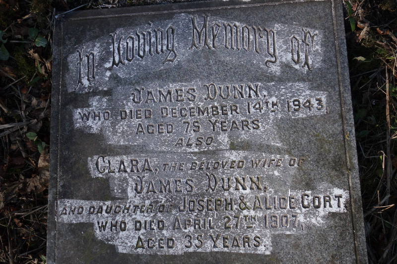 DSC09681 Dunn Grave Bburn Cem. PCrompton.jpg