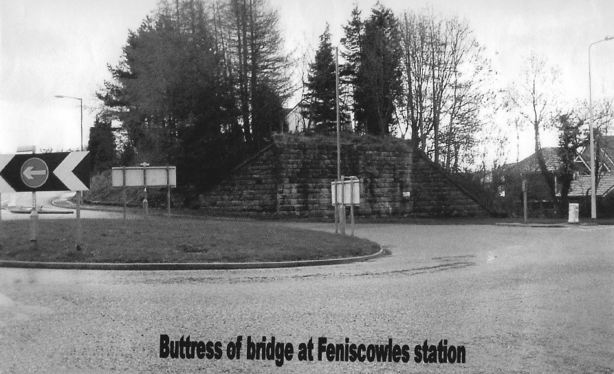 003 Butress of Bridge Feniscowles.jpg