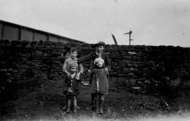4 children near railway.jpg