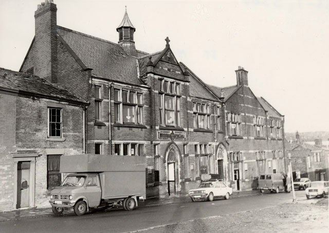 Former St. Marys junior school in Dean St.jpg