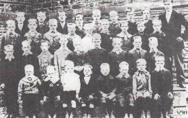 35a mill Hill St Andrews school children.jpg